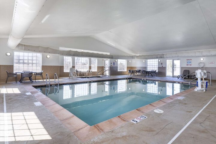 Sleep Inn & Suites Pleasant Hill - Des Moines