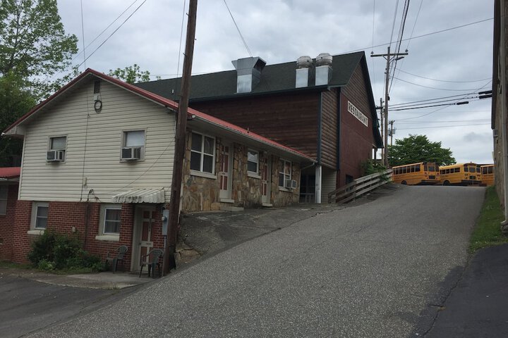 Phillips Historic Motel & Cottages
