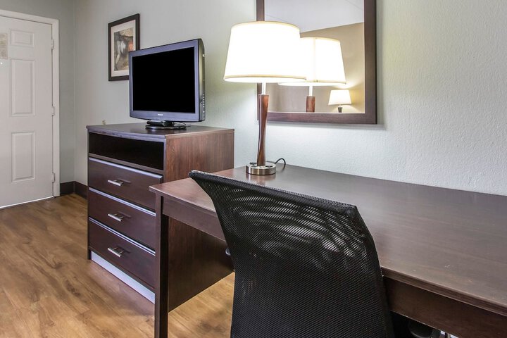 Room 10 of 31