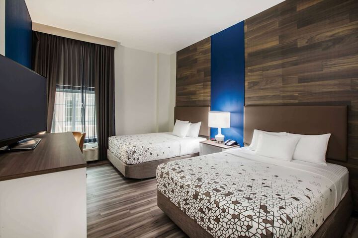 Room 10 of 31