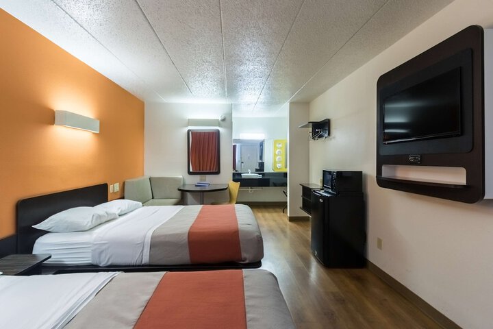 Room 15 of 40