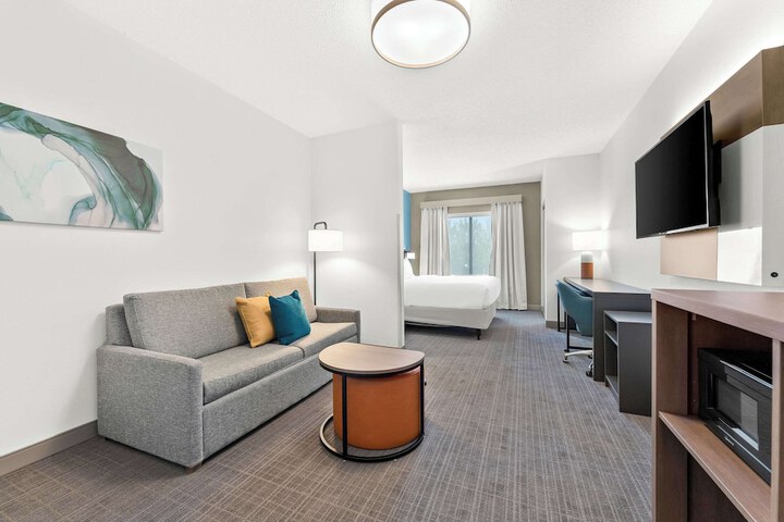 Room 43 of 60