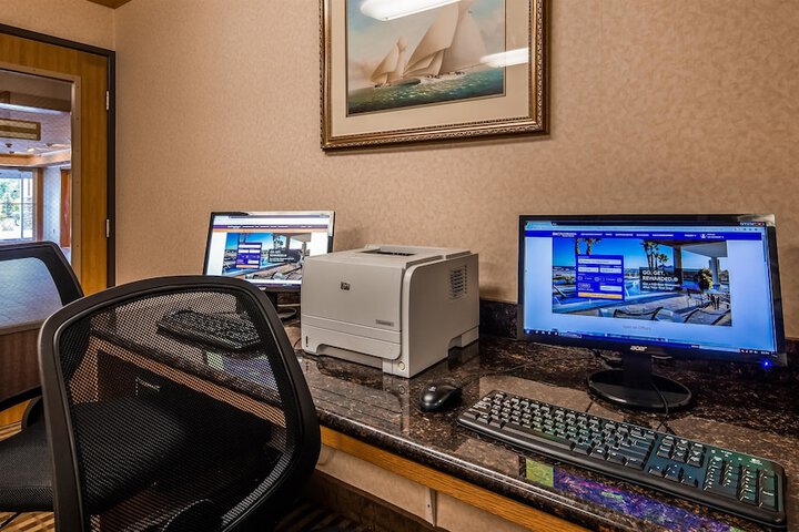 Best Western Plus Landmark Inn