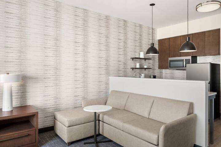 Room 16 of 37