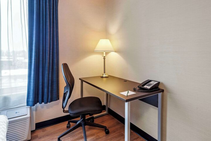 Room 10 of 40