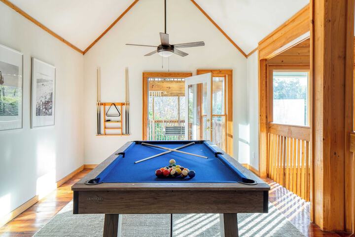 Raven by Avantstay Entertainers Dream w / Pool Hot Tub, Game Room! 9 Brs!