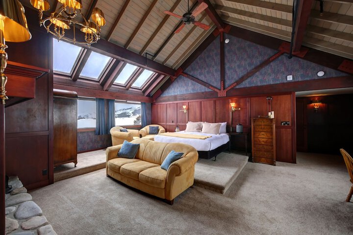 Room 44 of 87