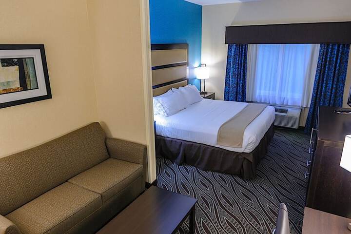 Room 16 of 32