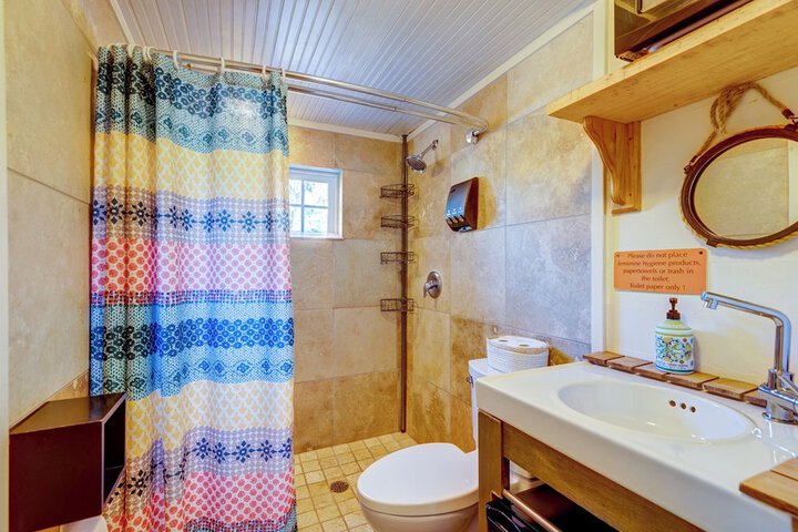 Beachside Boutique Inn – Folly Beach Rooms & Private Cottages