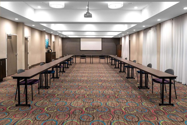 La Quinta Inn & Suites by Wyndham Forsyth