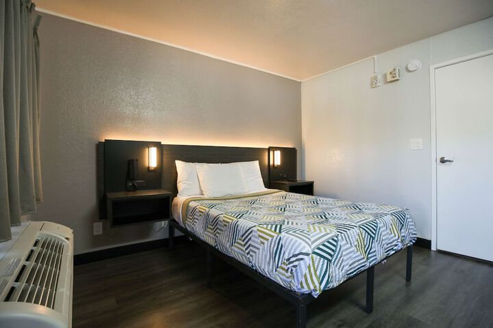 Room 19 of 36