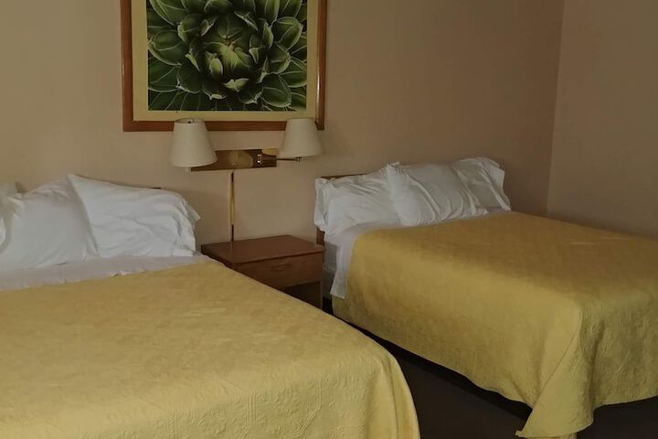 Room 12 of 19