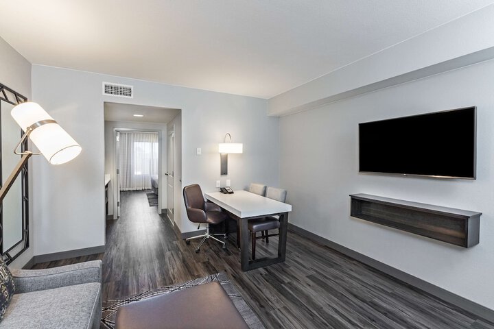 Embassy Suites by Hilton Houston Energy Corridor