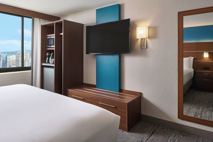 Room 25 of 65