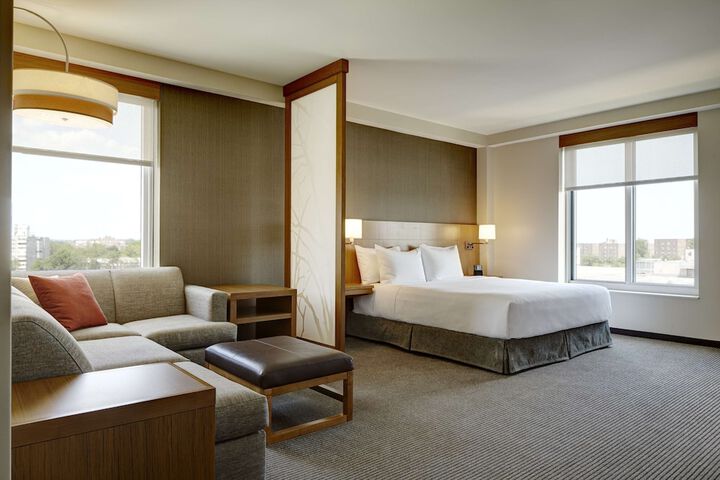 Room 9 of 25