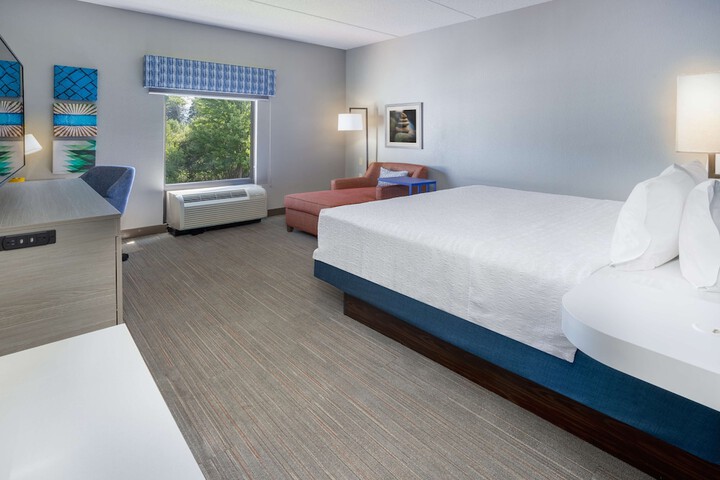 Room 32 of 42