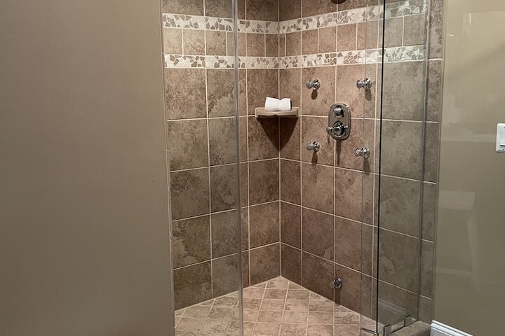 Room 35 of 168