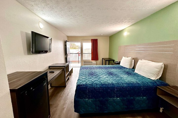 Room 18 of 40
