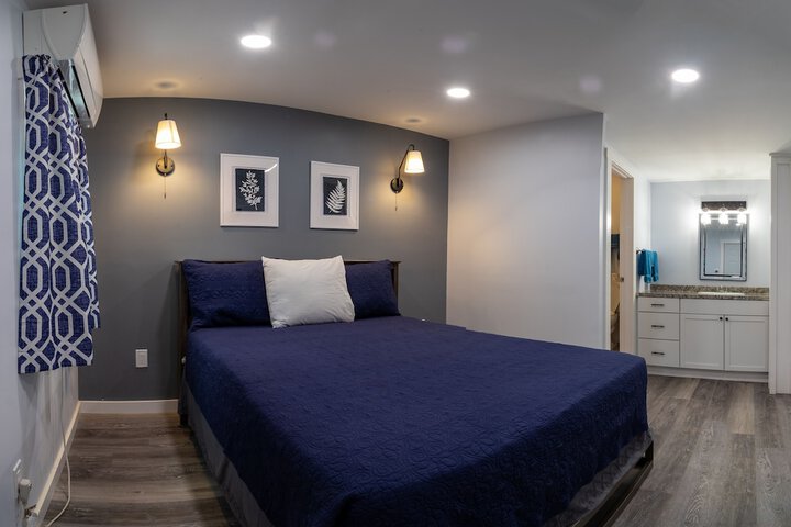 Room 12 of 22