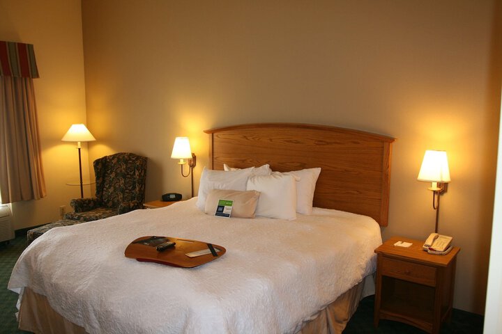 Room 11 of 28