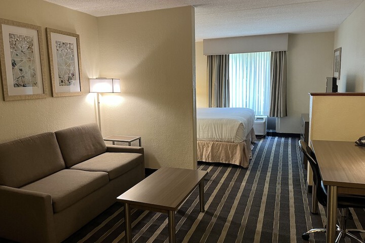 Room 16 of 43