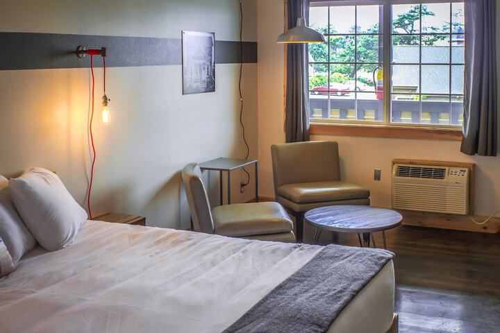 Room 48 of 76