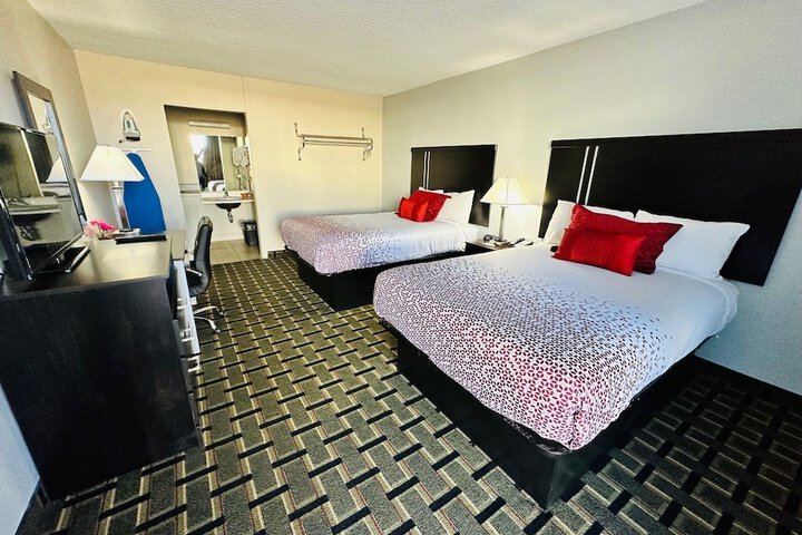 Room 35 of 60