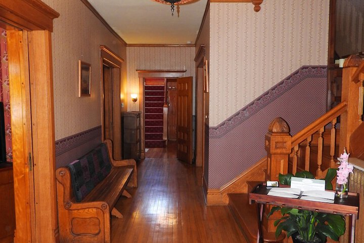 Champaign Garden Inn