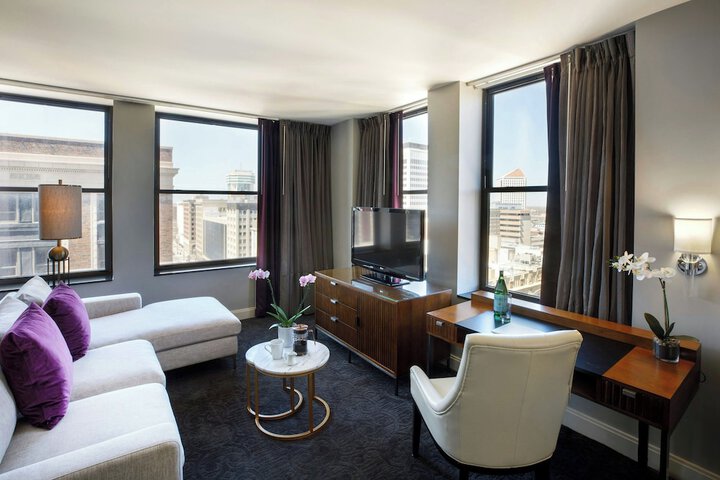 Room 46 of 102