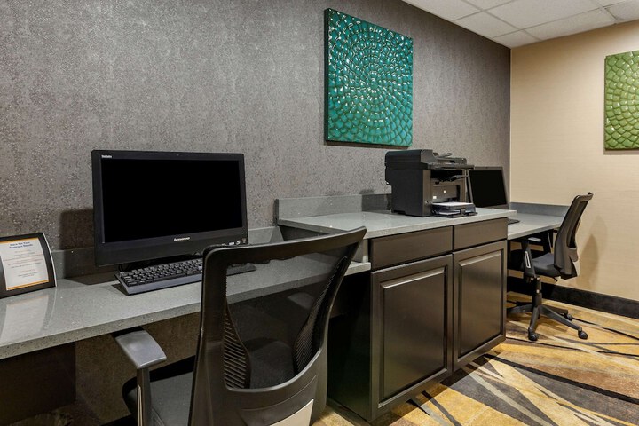 Comfort Suites Pineville - Ballantyne Area