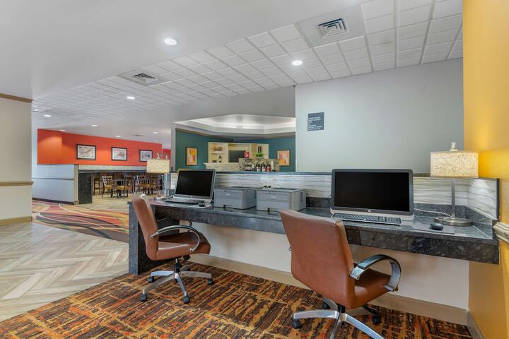 Business Center 33 of 33