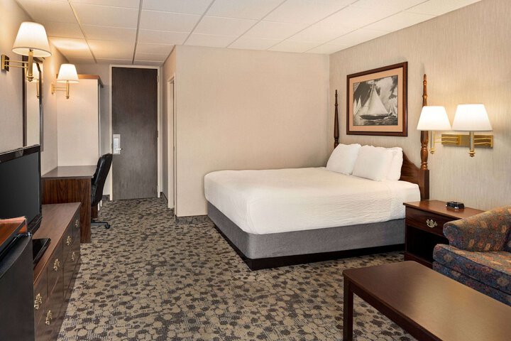 Room 13 of 44