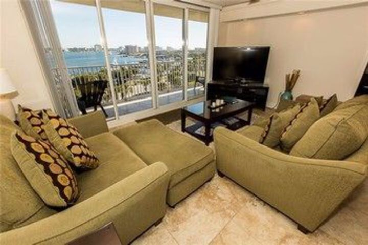 Waterview Towers Yacht Club by Holiday Isle