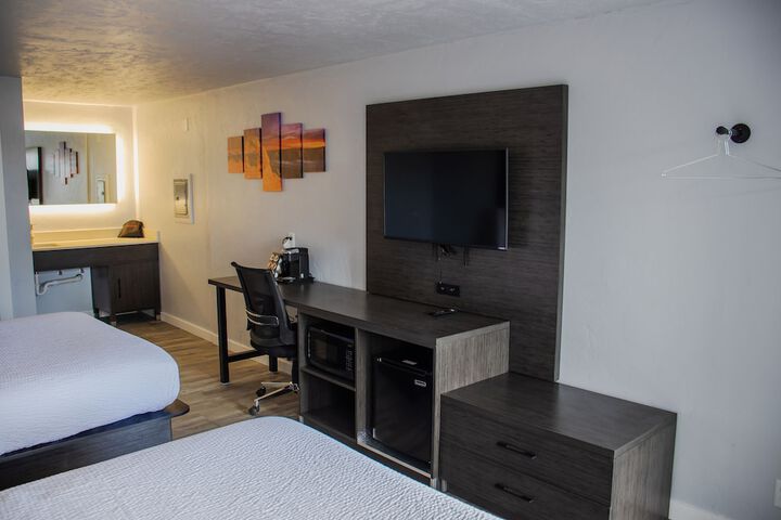 Room 12 of 19