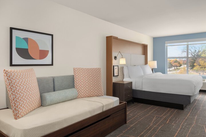 Holiday Inn & Suites Detroit - Troy by IHG