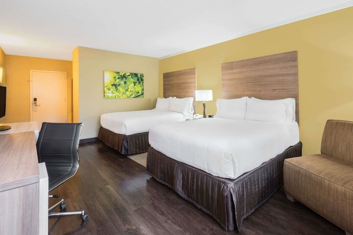 Room 14 of 32