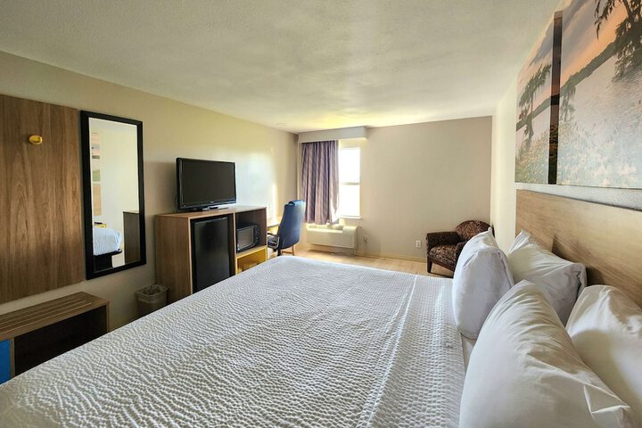 Room 18 of 19