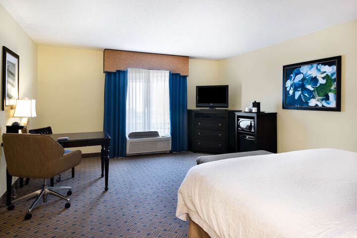 Room 9 of 33