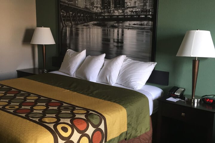 Room 10 of 31