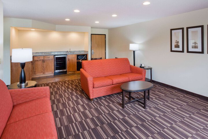 Room 15 of 26
