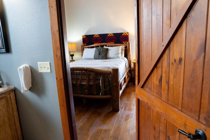 Oaak Tree Hotel