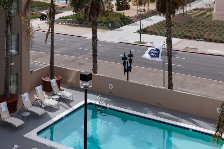 Pool 12 of 38