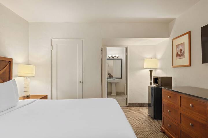 Room 26 of 37