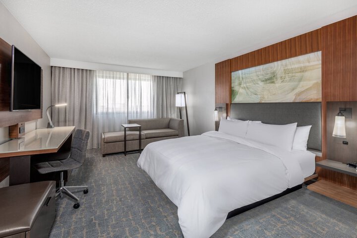 Room 21 of 61