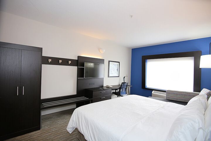 Holiday Inn Express & Suites Ashland by IHG