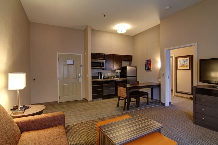 Room 16 of 40