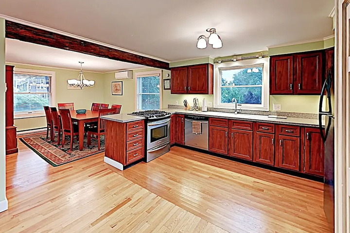 New Listing! Serene East End : Steps To Sand 3 Bedroom Condo