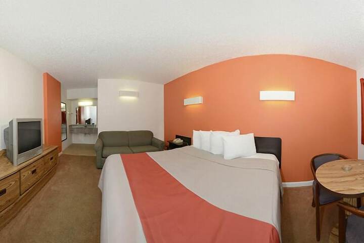 Room 42 of 49