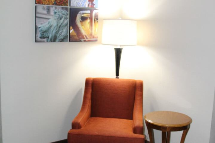 Westbridge Inn & Suites