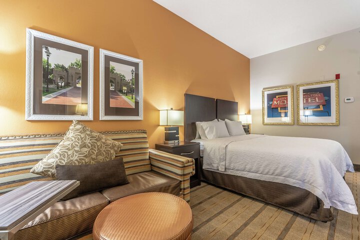 Room 14 of 28
